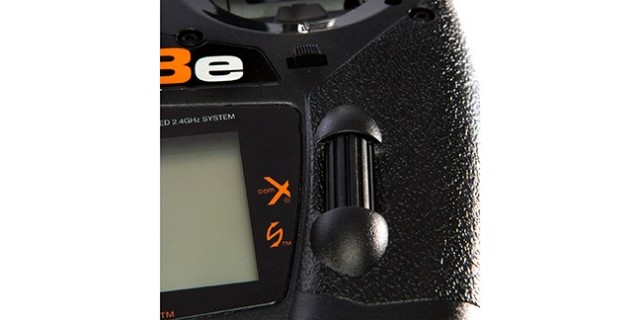 特価！Spektrum DX8e 8-チャンネル DSMX 送信機（日本国内技術基準適合