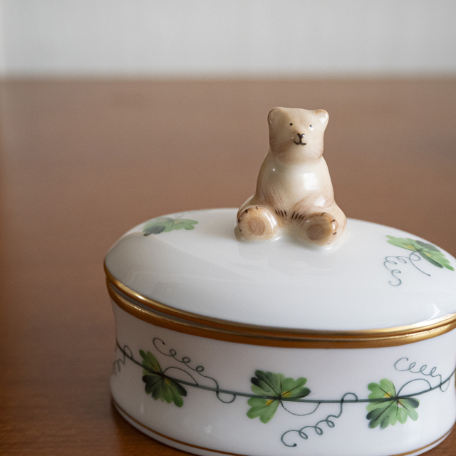 ヘレンド HEREND ウィーン からくさ オーバルボックス くま テディベア ウィーンからくさ] オーバルボックス クマ