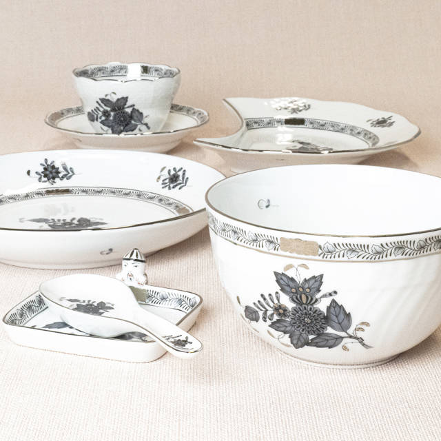 アポニー・ブラック・プラチナ] マルチプレート