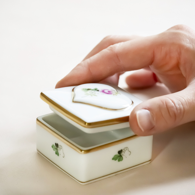 ウィーンの薔薇・シンプル] スクエアボックス ハートフレーム