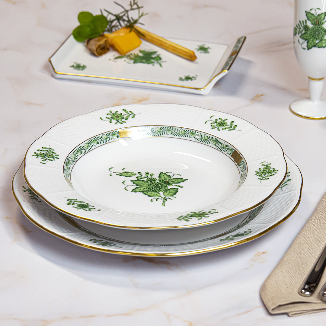 新品 英国製 ..AXMINSTER古典ディナープレート アニバーサリーフルート発売記念企画] クリスマスディナーセット