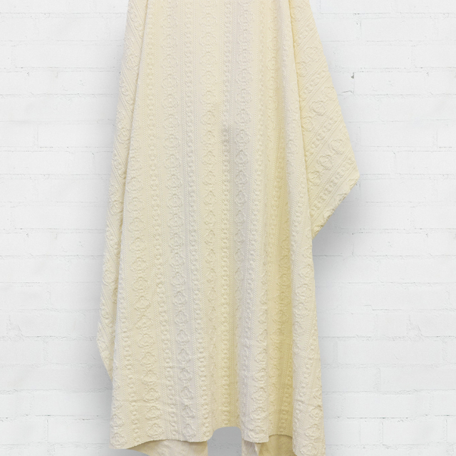 ケーブル編み広幅縄柄編みアランシャーリングニット生地