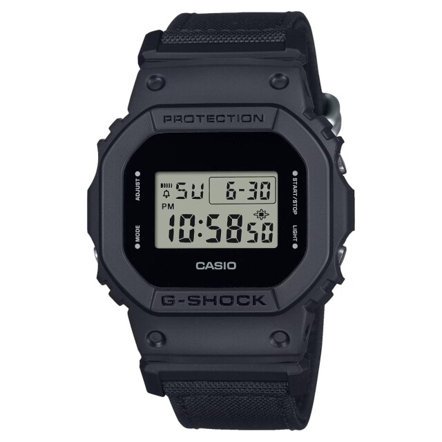 G-SHOCK オールブラック Utility blackシリーズ バンド含む全体写真