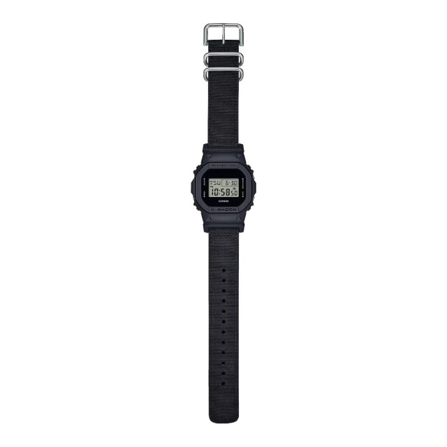 G-SHOCK オールブラック Utility blackシリーズ バンド含む全体写真