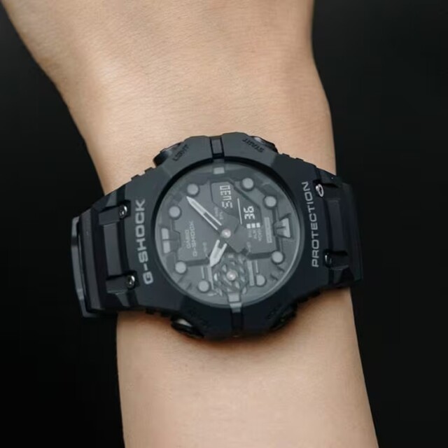 G-SHOCK GA-B001-1AJF ブラック腕時計装着写真
