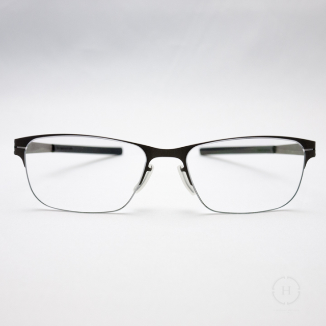 正面写真アイシーベルリンPeggy Lペギーエル