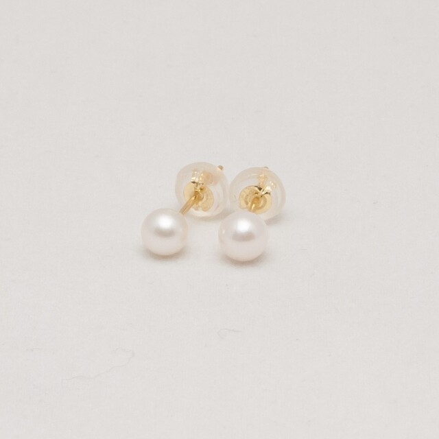パール直径5mm18金イエローゴールド スタッドピアス 正面写真
