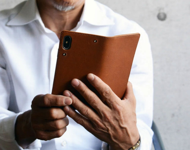 【送料無料】多機種対応手帳型本革ケースiPhoneXperiaGalaxyAQUOSアイフォンエクスペリアギャラクシー