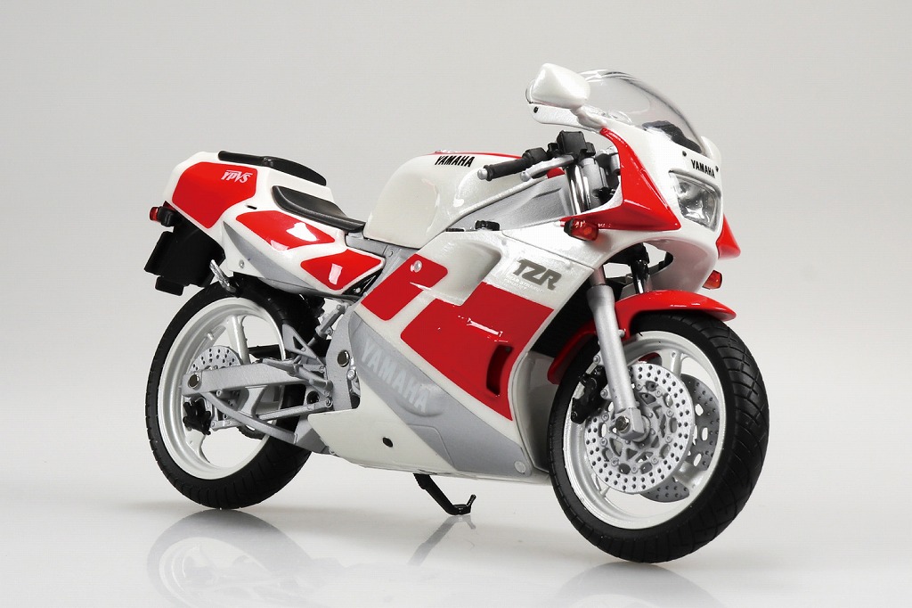 <予約 2026/11月発売予定> AOSHIMA 1/12 Yamaha TZR250 '89 シルキーホワイト/ファインレッド