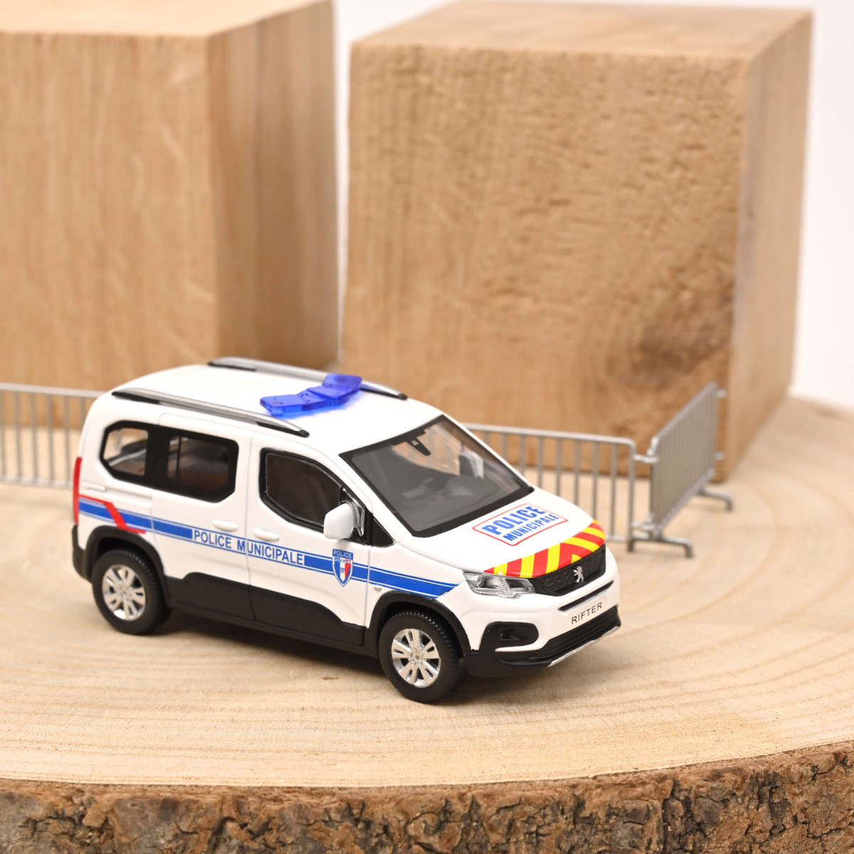 NOREV 1/43 Peugeot Rifter 2019 "Police Municipale" with red & yellow