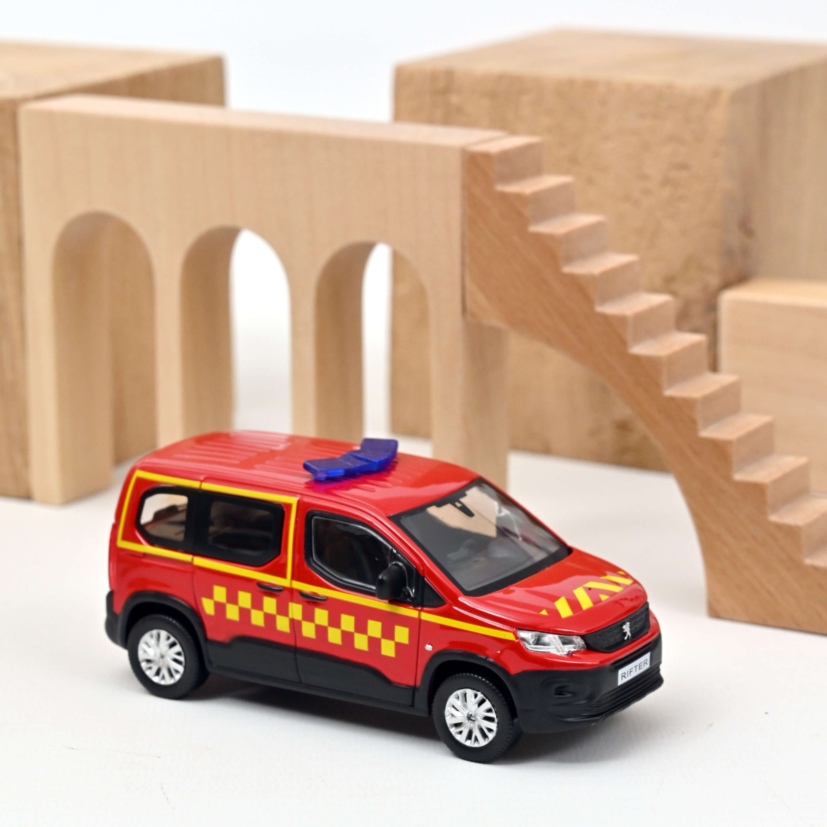 NOREV 1/43 Peugeot Rifter 2019 "Pompiers" with side square yellow deco