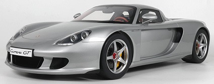 <予約 2027/1月下旬発売予定> GT SPIRIT 1/8 ポルシェ カレラ GT 2003 (シルバー) ケース＆ベース付