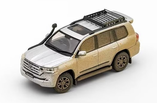 GCD 1/64 Toyota Land Cruiser LC200 (Backpackversion) (RHD) Modified version (Install wadinghose and luggage rack) Silver with Mud effect