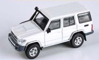 PARA64 1/64 トヨタ ランドクルーザー LC76 フレンチバニラ ※右ハンドル