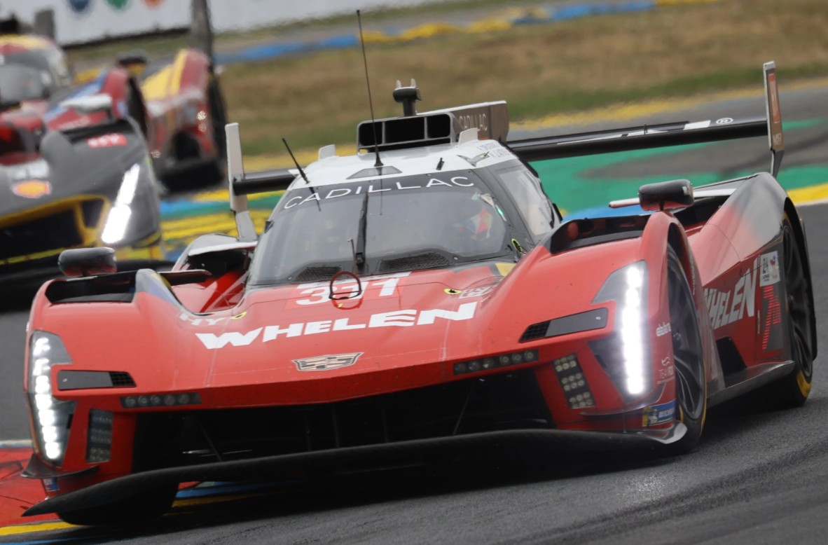 Spark 1/43 Cadillac V-Series.R No.311 CADILLAC WHELEN Le Mans 24H 2025 J. Aitken - F. Drugovich - F. Vesti