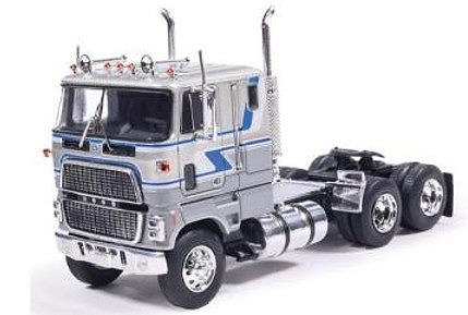 <予約 2026/11月発売予定> ixo 1/64 フォード COE 9000 ブルー/シルバー