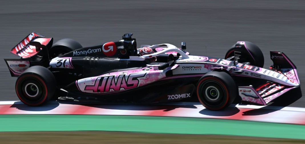 Spark 1/64 Haas VF-25 No.31 MoneyGram Haas F1 Team Japanese GP 2025 Esteban Ocon