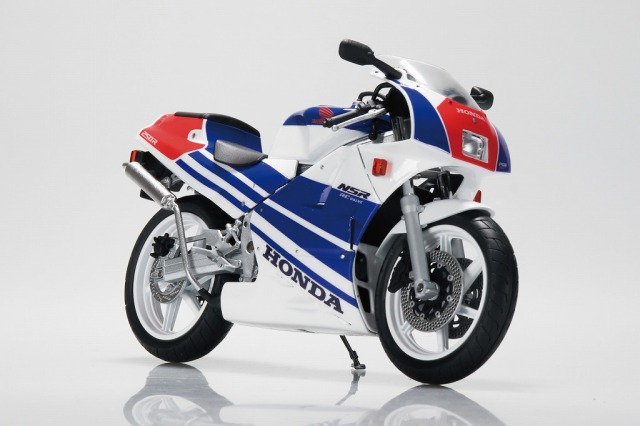 AOSHIMA 1/12 Honda NSR250R '89 ロスホワイト×テラブルー