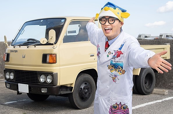 TOMICA LIMITED VINTAGE NEO 1/64 日本車の時代19 三菱ふそう キャンター ダンプトラック さかなクン仕様（1980年式）