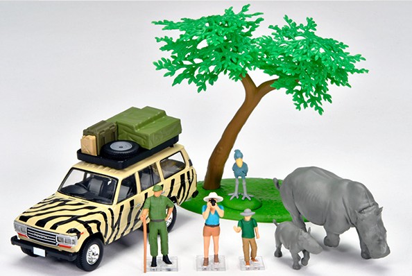 <予約 2026/7月発売予定> 海洋堂×トミカリミテッド ヴィンテージ ジオコレ64 #カースナップ31a サファリ3(トヨタ ランドクルーザー60付属)