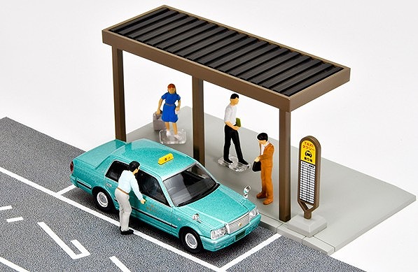 <予約 2026/9月発売予定> TOMYTEC 1/64 ジオコレ64 #カースナップ04c タクシー乗り場(トヨタ クラウンセダン付属)