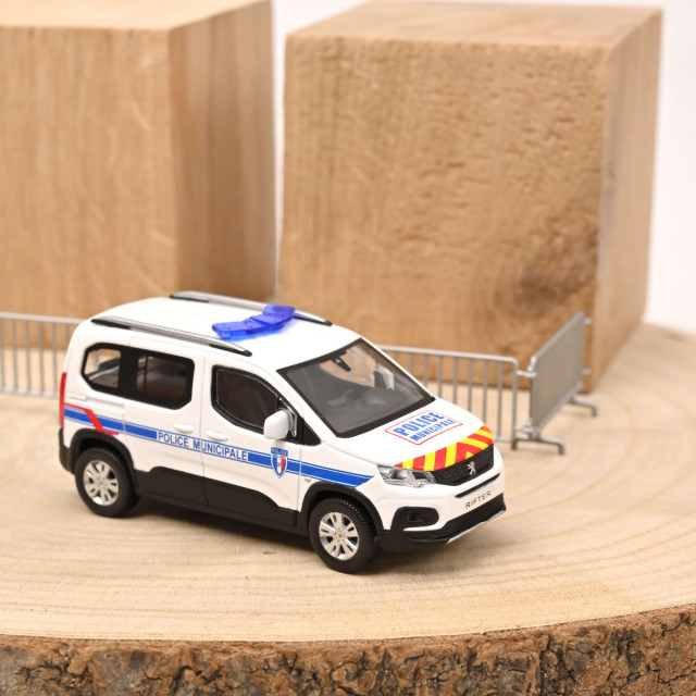 NOREV 1/43 Peugeot Rifter 2019 "Police Municipale" with red & yellow