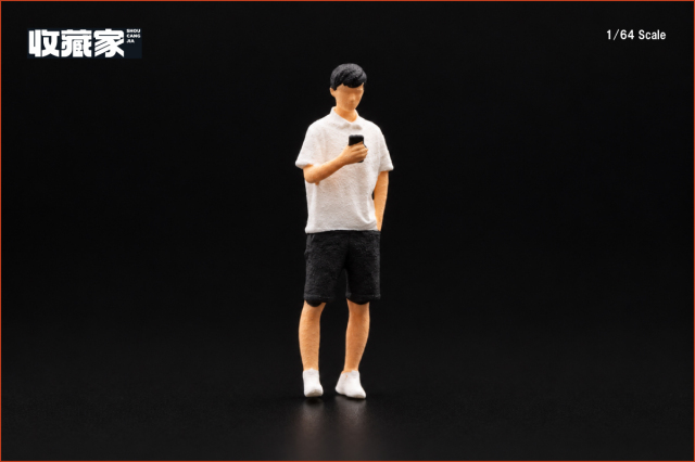 収蔵家 SHOUCANGJIA 1/64 フィギュア スマホを持つ男の子 (白い服)
