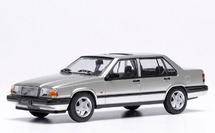 <予約 2026/3月以降発売予定> ixo 1/43 ボルボ 940 ターボ 1990  シルバー