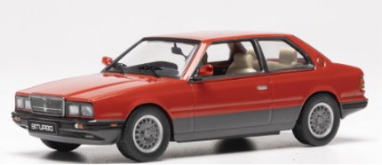 <予約 2026/6月発売予定> ixo 1/43 マセラティ ビトゥルボ クーペ 1982 レッド