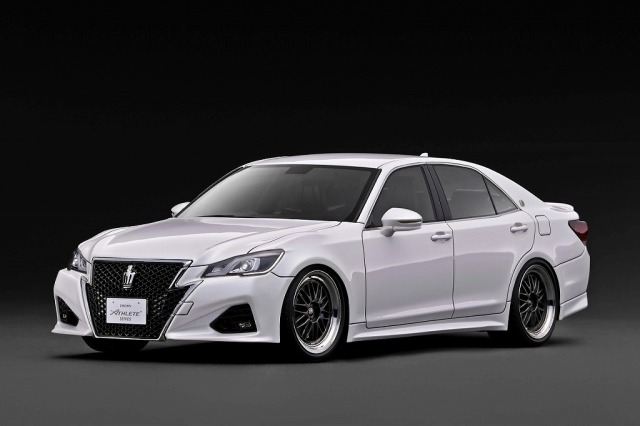 <予約 2026/9月発売予定> Ignition model 1/18 Toyota Crown Athlete S (GRS214) Pearl White 