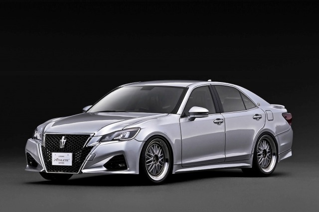 <予約 2026/10月発売予定> Ignition model 1/18 Toyota Crown Athlete S (GRS214) Silver
