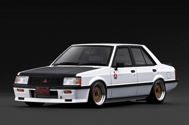<予約 2026/12月以降発売予定> ignition model 1/18 Mitsubishi Lancer EX GSR Turbo (A175A) White Black Hood
