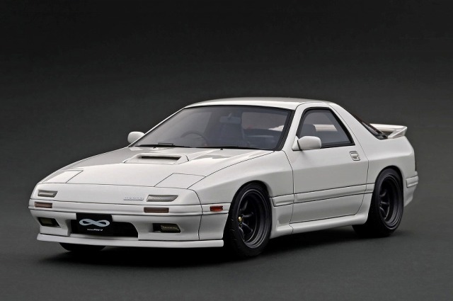 <予約 2026/9月発売予定> Ignition model 1/18 Mazda Savanna RX-7 Infini (FC3S) White （本商品はポイント対象外です）