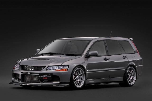 <予約 2027/3月発売予定> Ignition model 1/18 Mitsubishi Lancer Evolution Wagon MR (CT9W) Gun Metallic