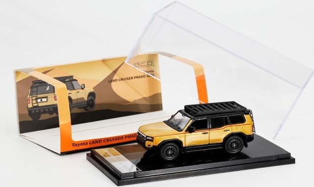 <予約 2026/5月発売予定> GCD 1/64 Toyota Land Cruiser Prado 250 (LHD) デザートゴールド