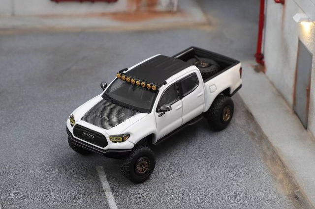 GCD 1/64 トヨタ TACOMA TRD Pro 2022- (LHD) - ホワイト