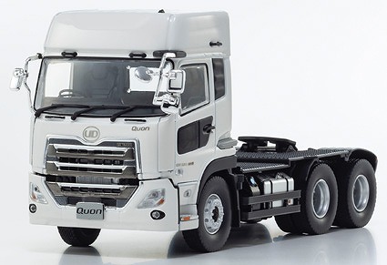 Kyosho 1/43 UD Quon GW 6 x 4 トラクター (ホワイト)　※トラクターのみ 重機運搬用セミトレーラ別売 