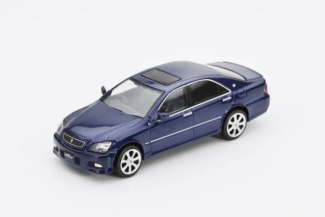 <予約 2026/8月発売予定> DIECAST TEAM 1/64 Toyota Crown Athlete(S180) 2005 (RHD) ブルー