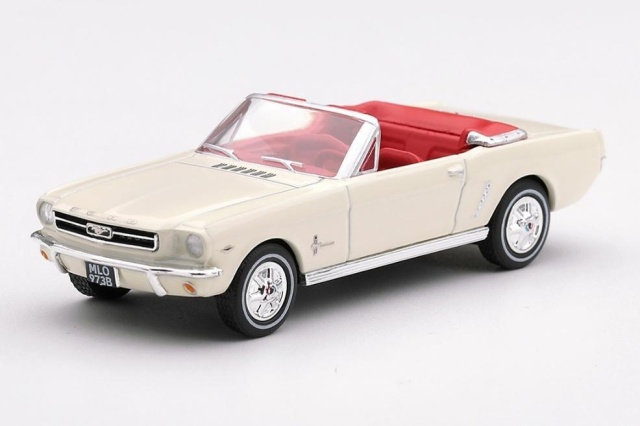 <予約 2027/2月発売予定> MINI GT 1/64 フォード マスタング コンバーチブル 「ゴールドフィンガー」 (1964) 日本限定パッケージ