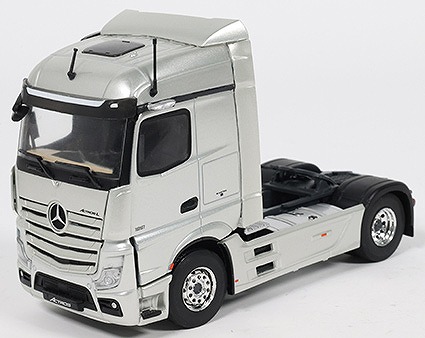 <予約 2026/冬発売予定> SOLIDO 1/43 メルセデス ベンツ アクトロス L 2024 (シルバー)
