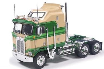<予約 2026/11月発売予定> ixo 1/64 GMC アストロ 95 グリーン