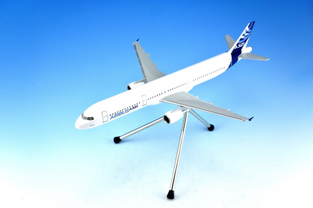 A321 エアバス ハウスカラー 1:200 HOGAN [3183GR] ／飛行機雲
