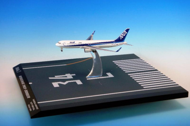 ANA マリンジャンボ　ボーイング767-300 1/500 ANA 全日空 1/500 Boeing 767-300 マリンジャンボ - メルカリ