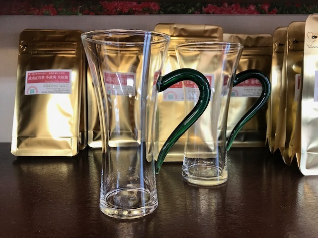 素敵?ガラス製 茶杯A×3 4800円  サイズ：高さ5.6 cm幅5.5 6 耐熱ガラス茶杯