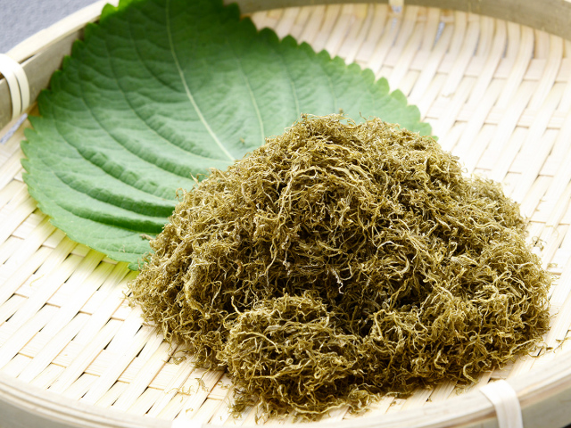 黒とろろ昆布 | 干物や海産物なら！氷見のいいもの 『まるなか屋』