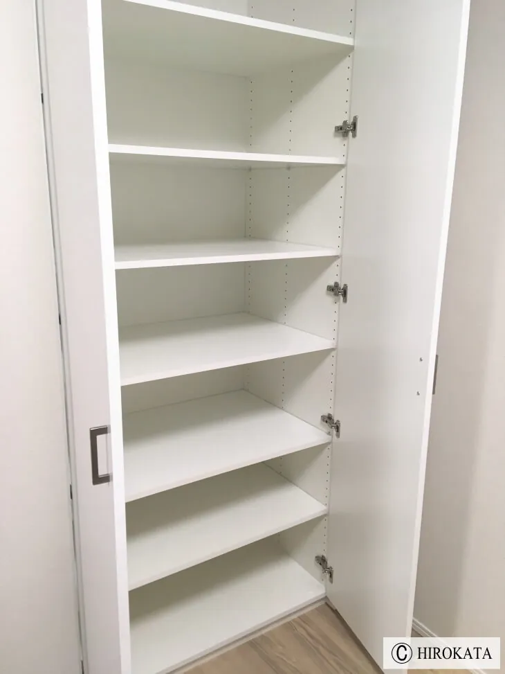 棚板とは棚に使う板 | 建築業界では物を載せる板を【棚板】と言います