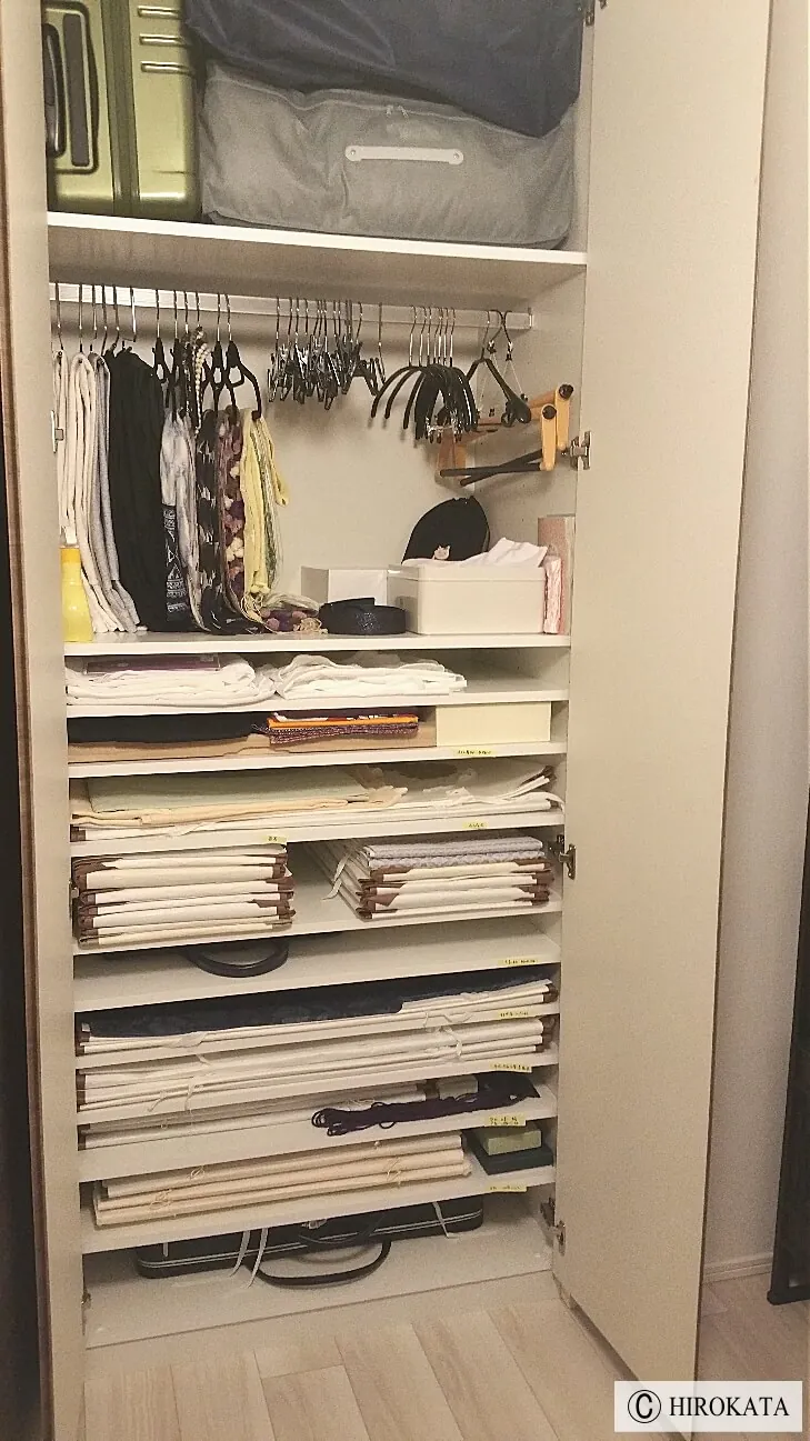 収納の棚板を追加で増やすと収納スペース倍増【可動棚の追加増設】