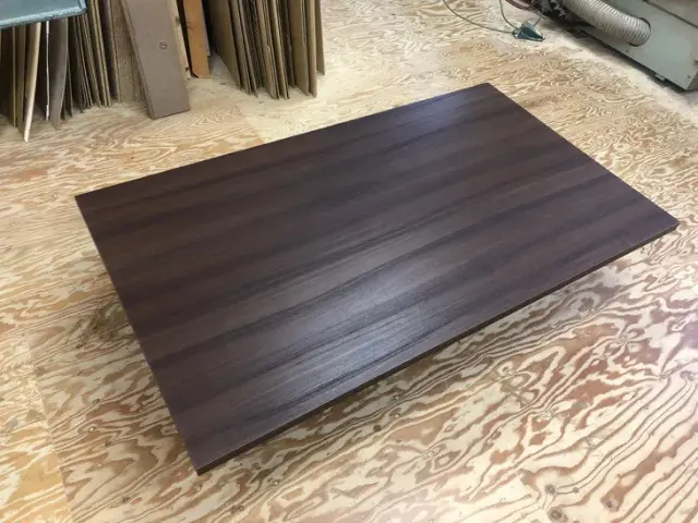 テーブル天板交換はサイズ指定ができるオーダーメイドがおすすめ