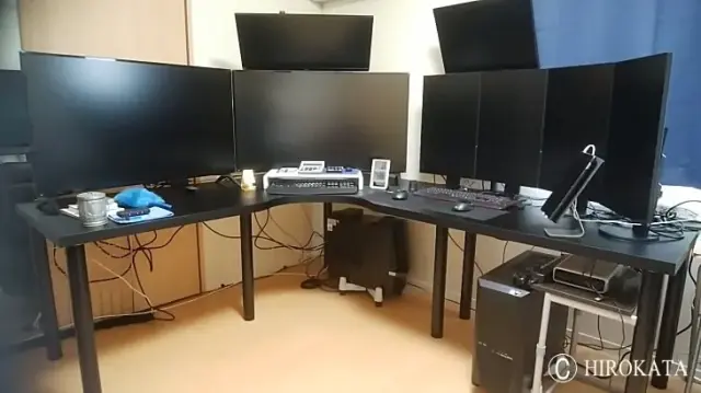 パソコンデスクの理想のレイアウトを実現するにはオーダーメイドがおすすめです。