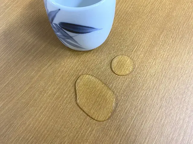 耐水性能が必要な天板にはメラミン化粧板仕上げの天板がおすすめです。